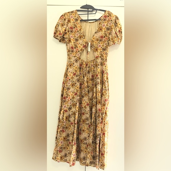 Madewell Puff-Sleeve Open-Back Midi Dress in Flora Field fall dress - Picture 6 of 8